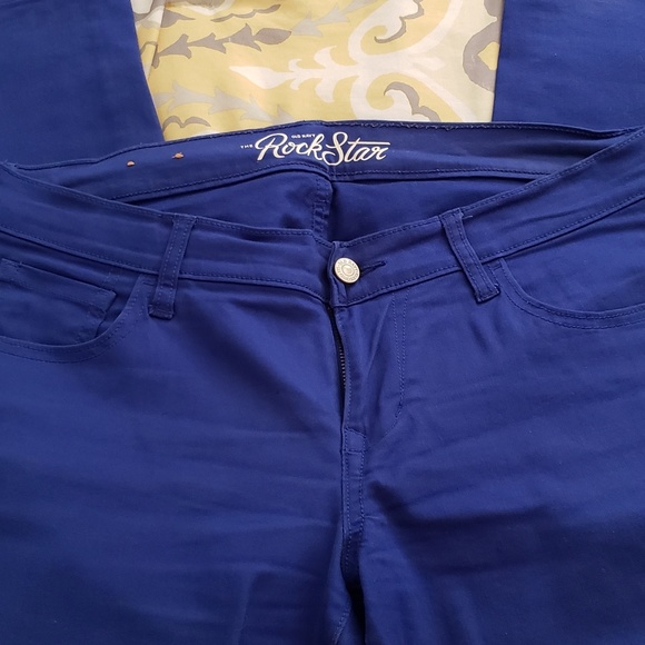 💙 Old Navy Rockstar Skinny Jeans - Picture 2 of 3
